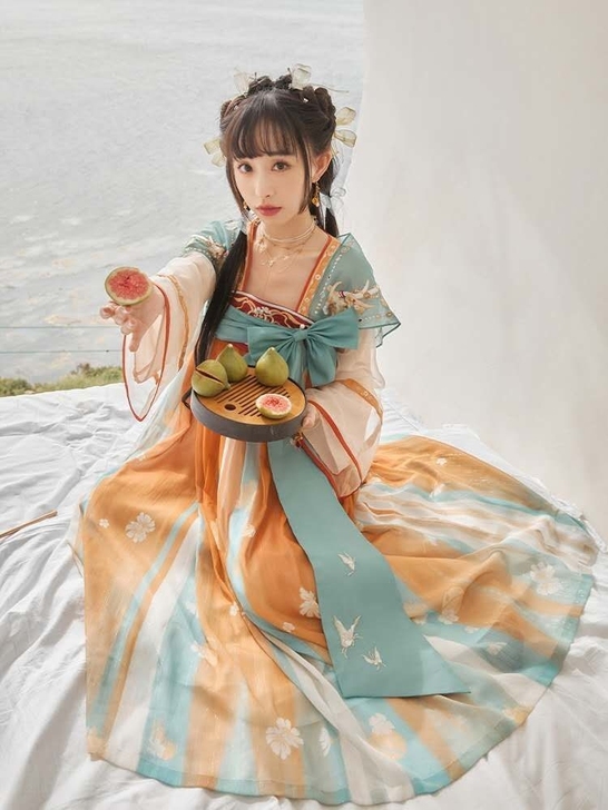 【出租】十三余小豆蔻儿 联名 瑶 遇见神鹿...