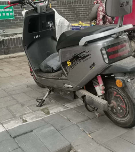 五羊电动车，前后油压碟刹，72V大电瓶最高...