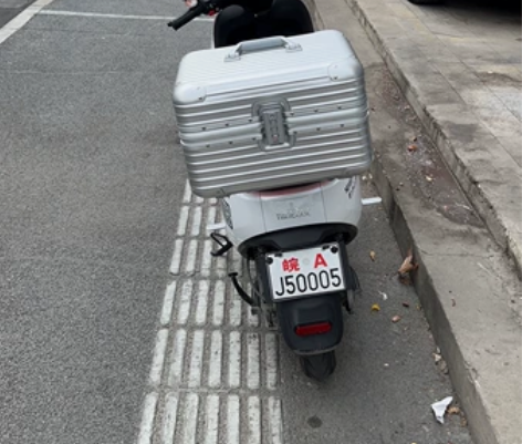 九号e100，22年7月17日购入。全车无...