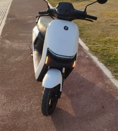 九号N90C电动车，两把钥匙 两个卡片 合...