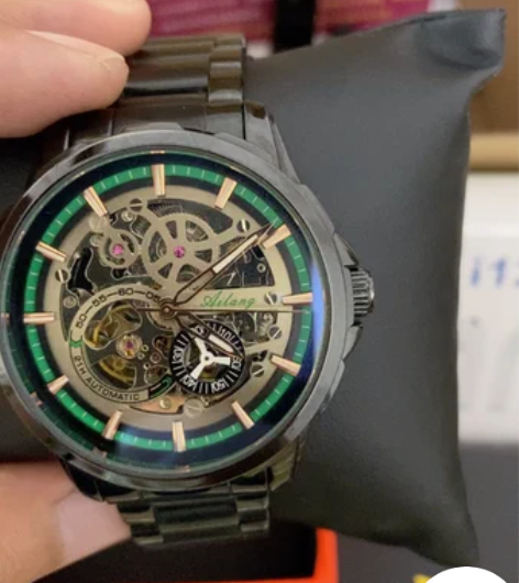 机械手表，去年买的，使用过一段时间，换电子...