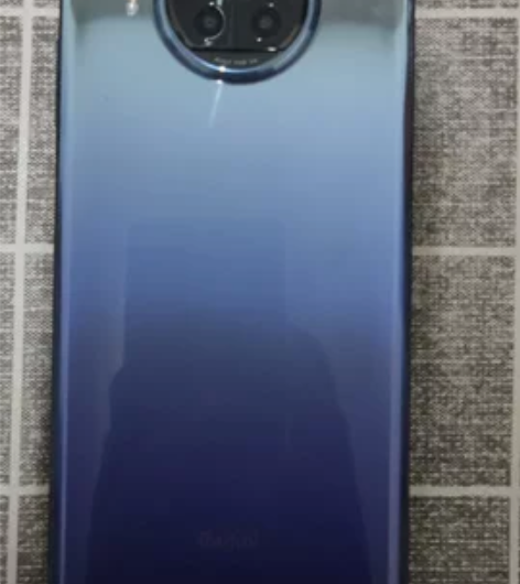 小米手机，本来买回来当备用机用的，然后老婆...