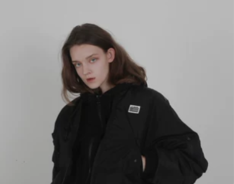 ANYQUESTION?/黑色短款高品质羽...