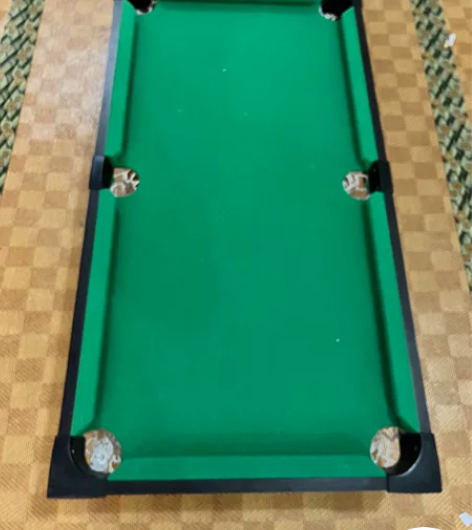 小型台球桌  带孩子一起玩  买回来基本没...