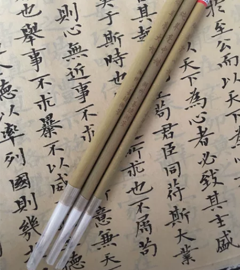 湖笔纯羊毫，大中小一套三支 感兴趣的话点“...