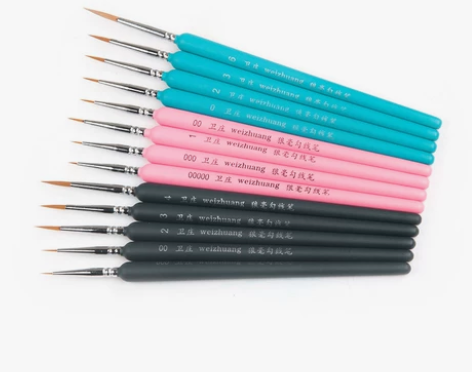 卫庄勾线笔 之前囤的面相笔，囤多了用不完。...