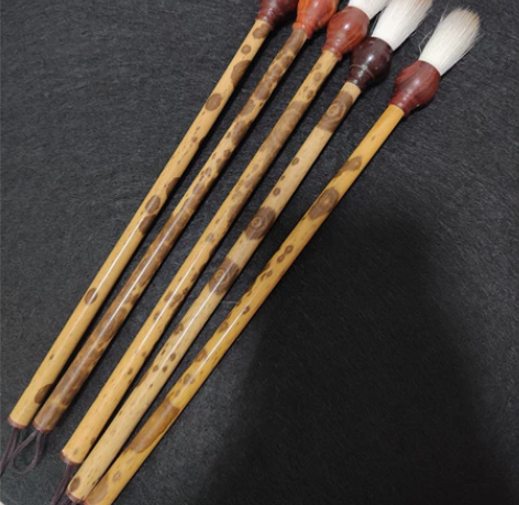 纯毛无尼龙七狼三羊毛笔 笔头材质：兼毫毛笔...