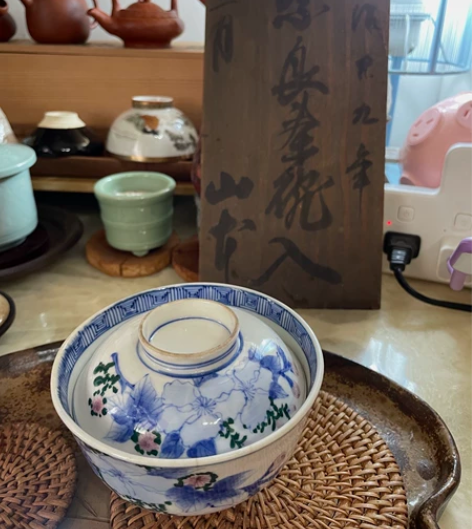 日本回流 青花釉里红色绘 盖碗 有冲线 独...