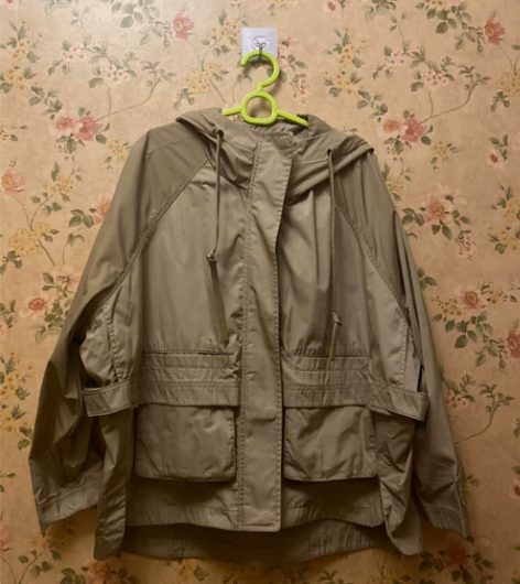 Zll工装风衣，xs，九成新 感兴趣的话点...