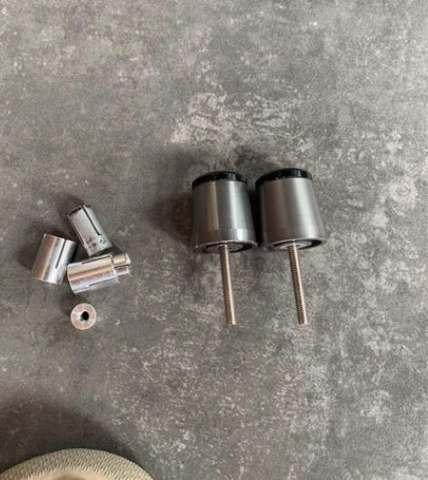 摩托车平衡锤 把堵，磕碰如图，送膨胀管。 ...