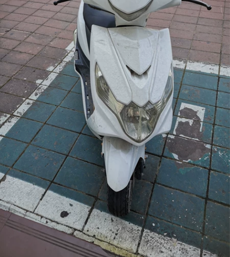 踏板摩托车个人车，银钢125，2017年的...