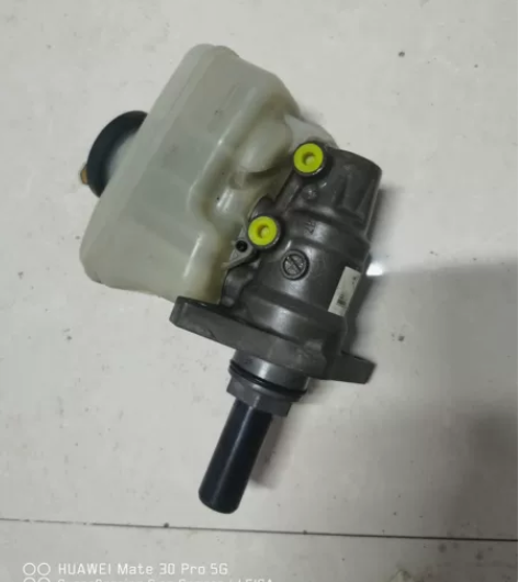 锐志原装拆车啥车总泵 感兴趣的话点“我想要...