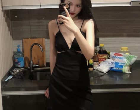 吊带连衣裙女法式时髦2020新款夏装气质显...