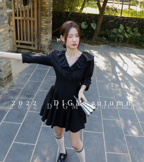 全新法式复古荷叶边收腰显瘦连衣裙 全新带吊...