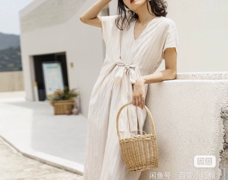 法式复古优雅纯棉透气质度假宽松绑带深V连衣...