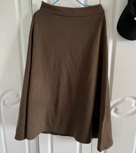 A字裙、面料很好内里包边、新品为上身 感兴...