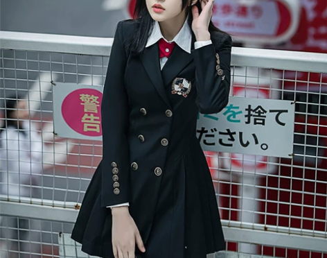 2022年新款法式别致辣妹赫本风小众黑色西...