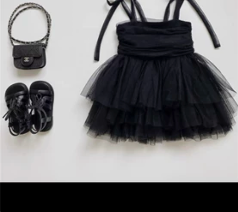 黑色网纱吊带蓬蓬裙万圣节 尺码130,穿1...