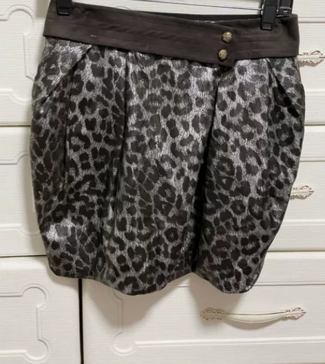 几乎全新的韩国产豹纹花苞裙低价卖 在首尔买...