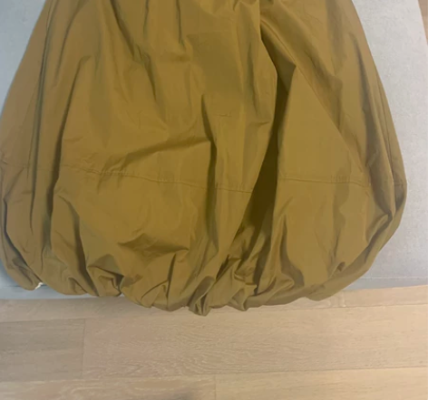 开间花苞裙，xs，全新，吊牌在 感兴趣的话...