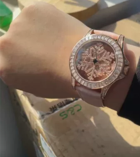 朋友赠予，全新手表，需要钱才转让的，实物很...