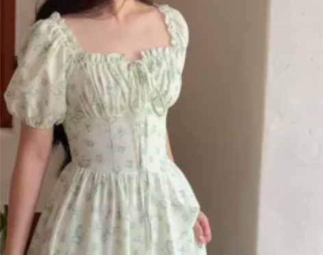 下蛋喵2022年夏季方领泡泡袖清新气质简约...