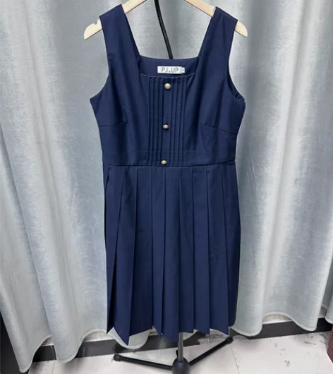 日系校园风背心裙春秋款胸围84衣长96衣况...