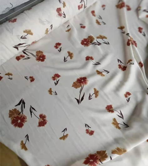 出口外贸加密雪纺印花面料，米色底布 印花。...