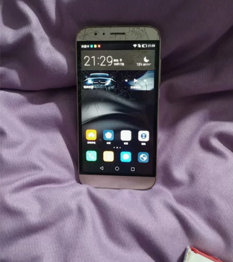 华为麦芒4手机    手机正常使用  外屏...