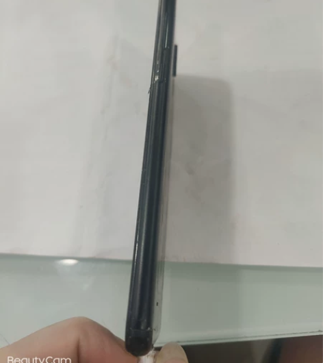 华为麦芒6，4+64G，外屏裂了但功能正常...