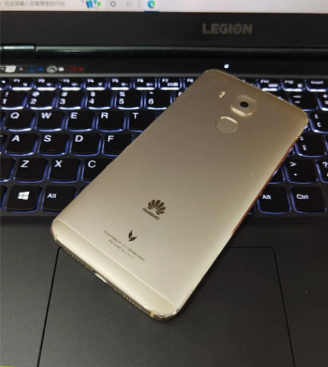 华为麦芒6 后盖压痕 不影响使用 正常轻微...