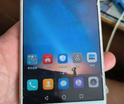 麦芒6，4+64g，外爆，其他功能正常 感...