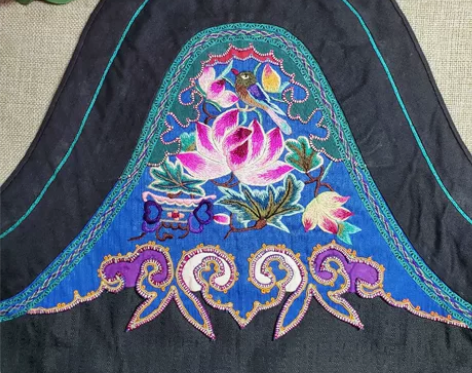 松桃老绣肚兜 围裙 可搭衣服 纯手工刺绣 ...