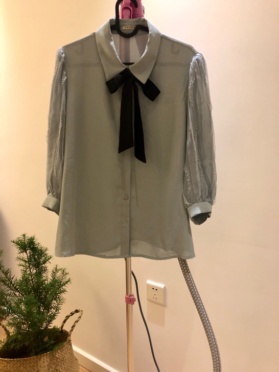 灰蓝色蕾丝雪纺衬衫 特别漂亮的衬衫 雪纺面...