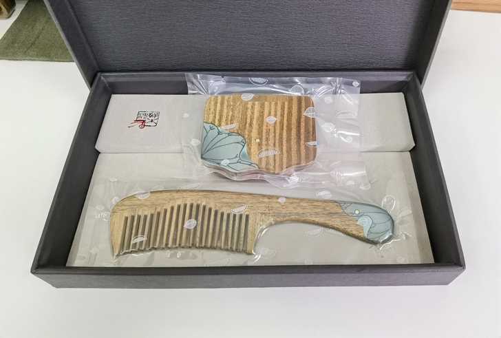 谭木匠雨荷梳镜套装礼盒木梳子,全新未拆封,...