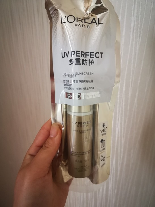 【全新未拆封】欧莱雅小金管清爽面部防晒隔离...