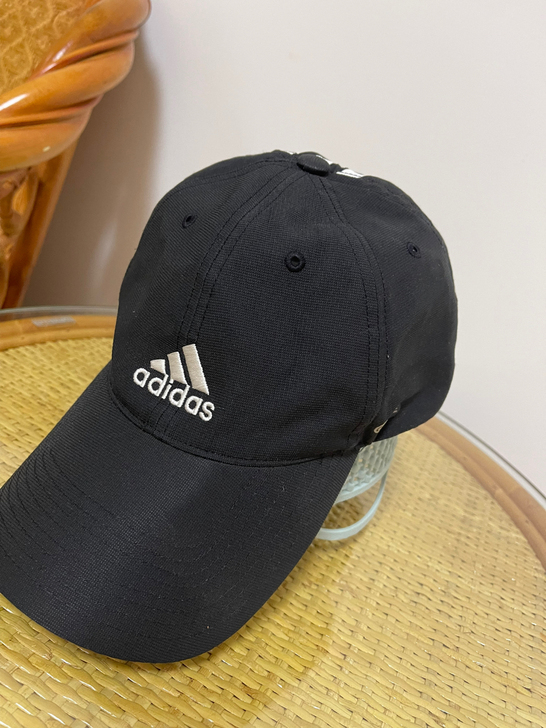 阿迪达斯专柜正品帽子,帽围58cm,帽子太...