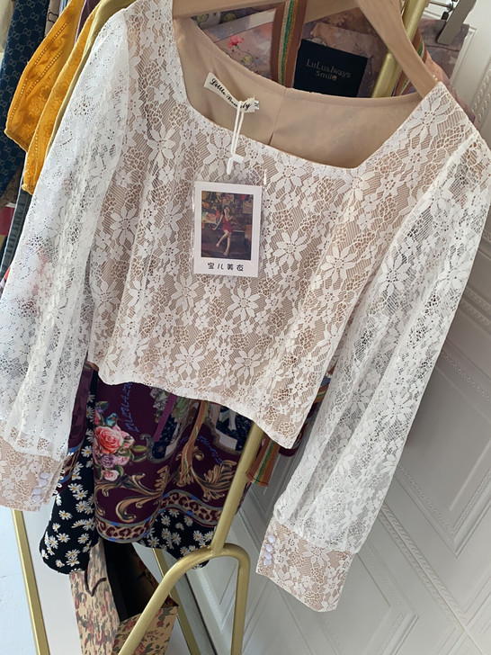 全新秋款小蕾丝衫