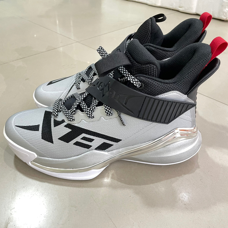 特步男鞋恶灵篮球鞋新品舒适透气高帮防滑耐磨...