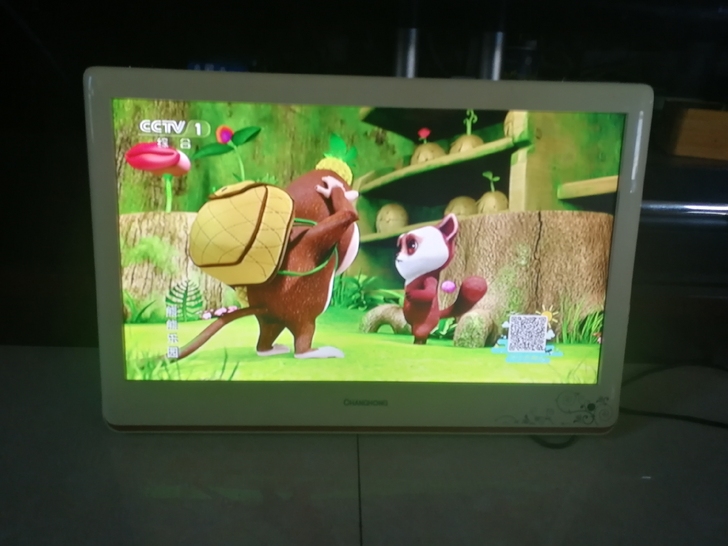 长虹电视22寸的。一切正常，没有底座，不是...