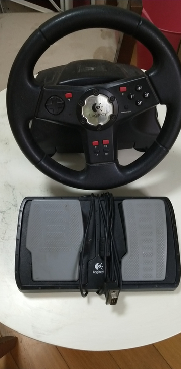 罗技赛车方向盘