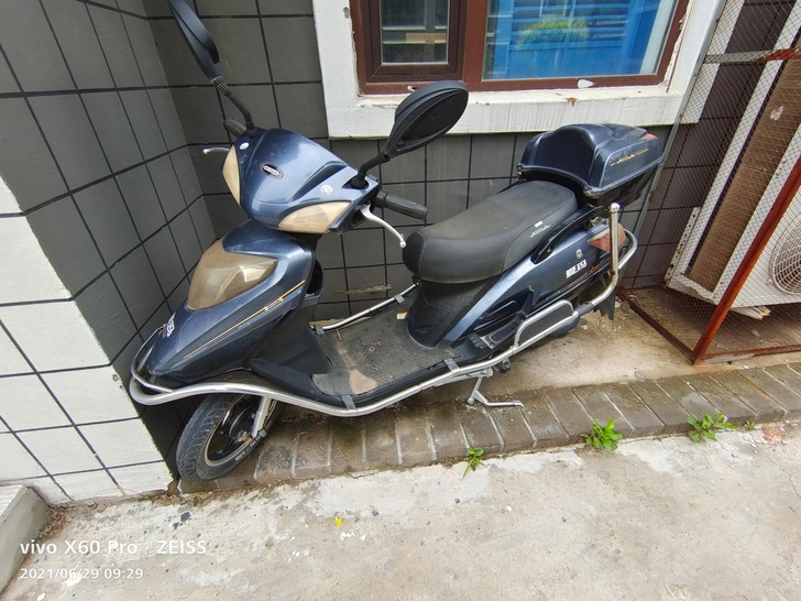 爱玛电动车一手手续齐全外观正常使用痕迹车况...