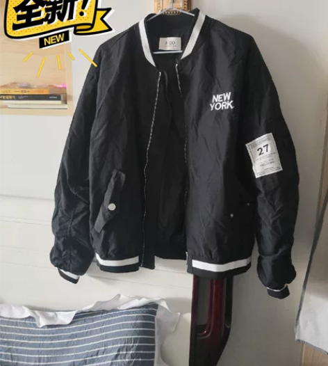 全新 棒球服夹克中性风 感兴趣的话点“我想...