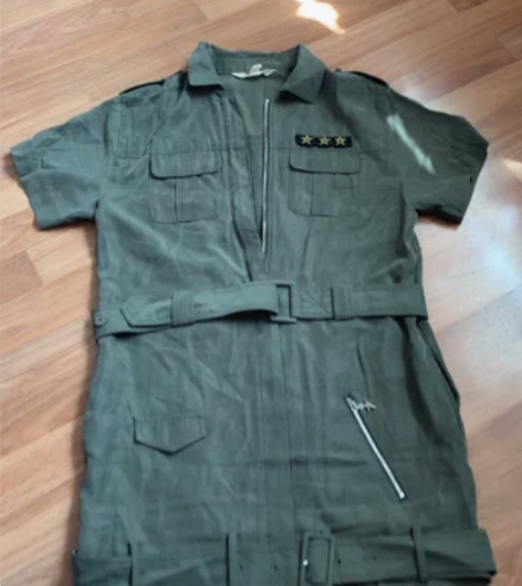 地素军绿军旅风工装连衣裙160 购于地素专...