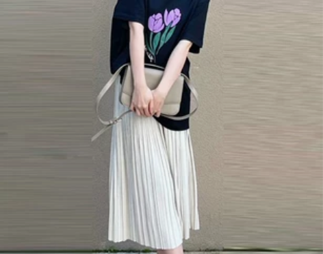 2022新款夏装洋气上衣显瘦 感兴趣的话点...