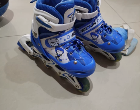 溜冰鞋儿童全套装男童女童滑冰轮滑鞋旱冰初学...