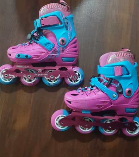 轮滑冰鞋 31-33码 送全套护具 感兴趣...