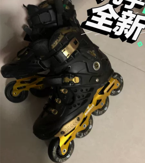 洛神轮滑鞋,40码大小一码都可穿,几乎全新...
