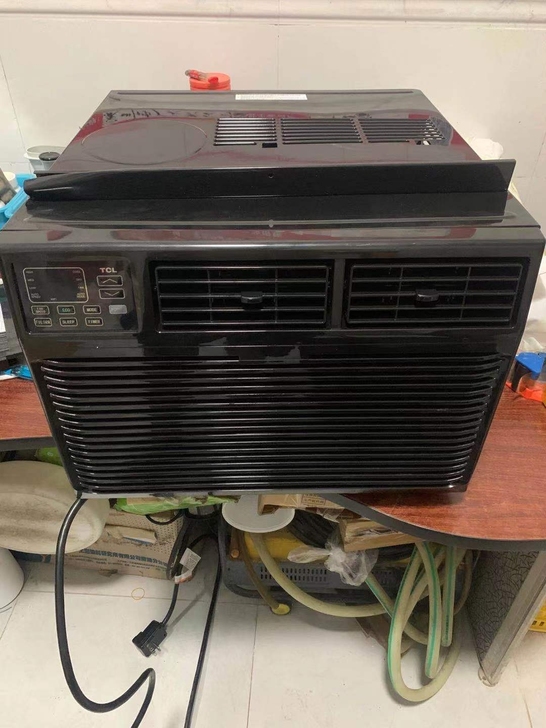 全新出口窗式空调1.5匹