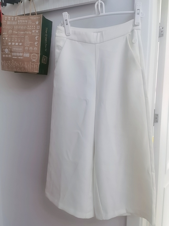 白色阔腿裤，s码，商场购入